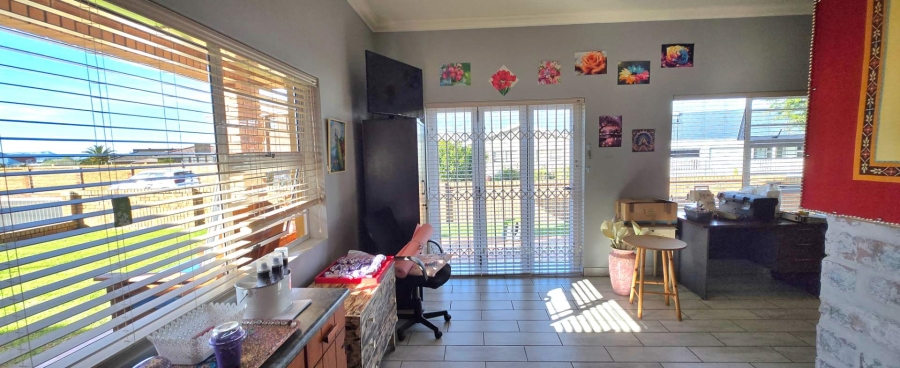 4 Bedroom Property for Sale in Franskraal Western Cape